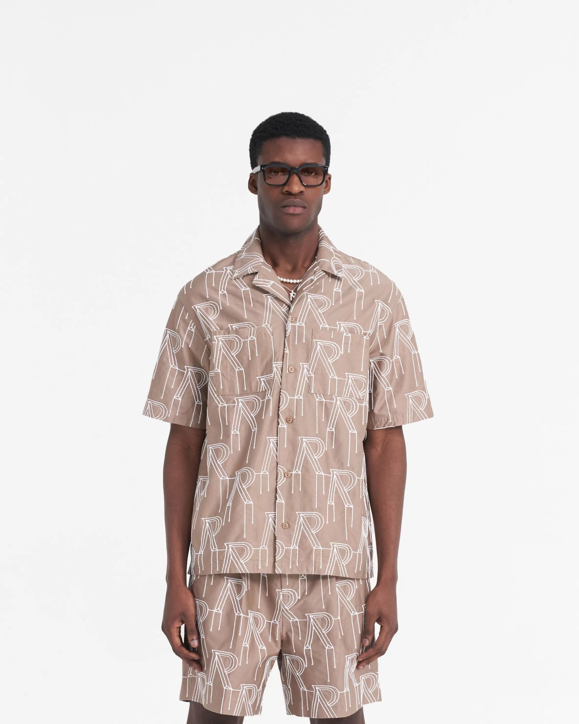 embroidered_initial_overshirt__washed_taupe_2.webp Embroidered Initial Overshirt - Washed Taupe^Represent Shop