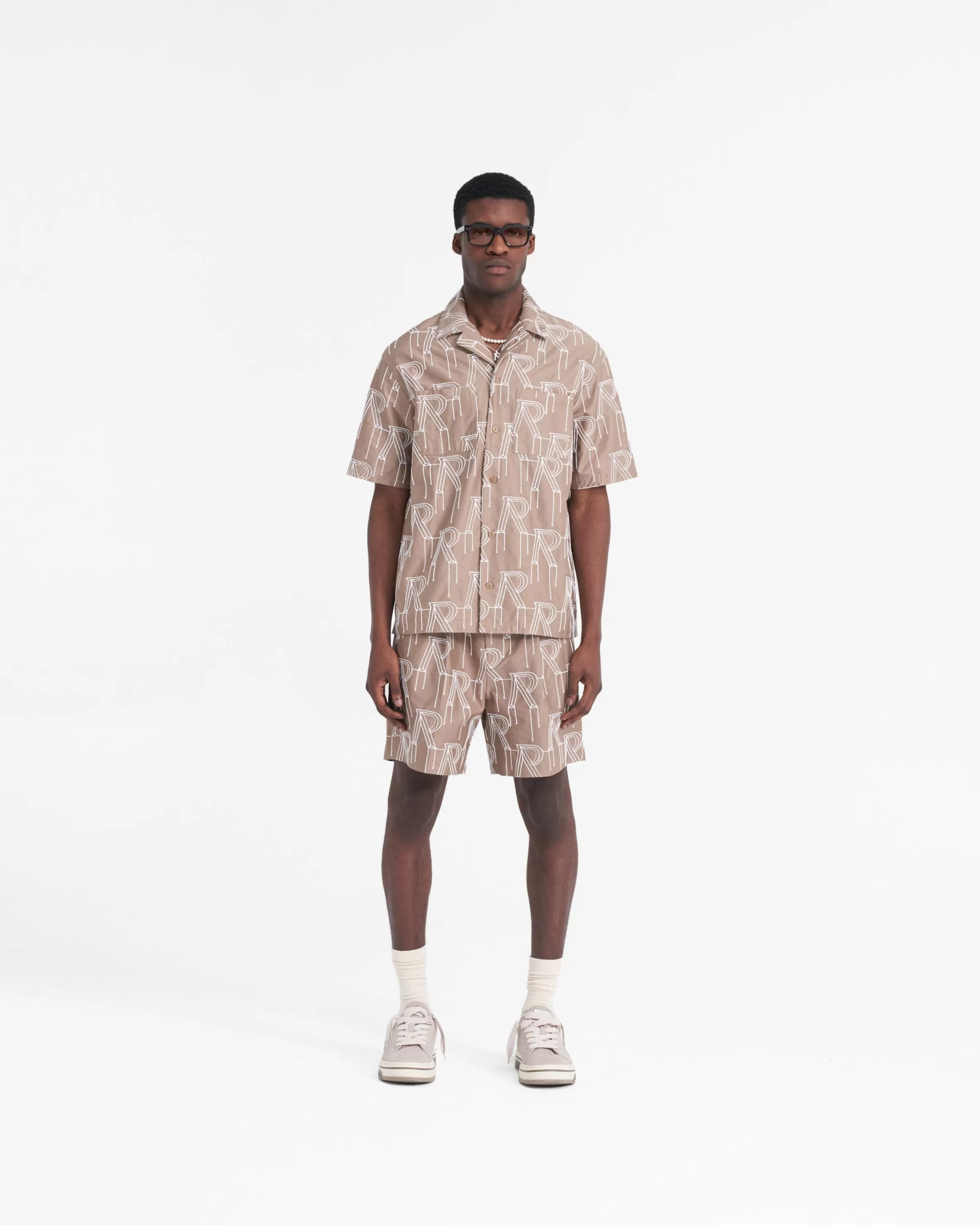 embroidered_initial_overshirt__washed_taupe_4.webp Embroidered Initial Overshirt - Washed Taupe^Represent Shop