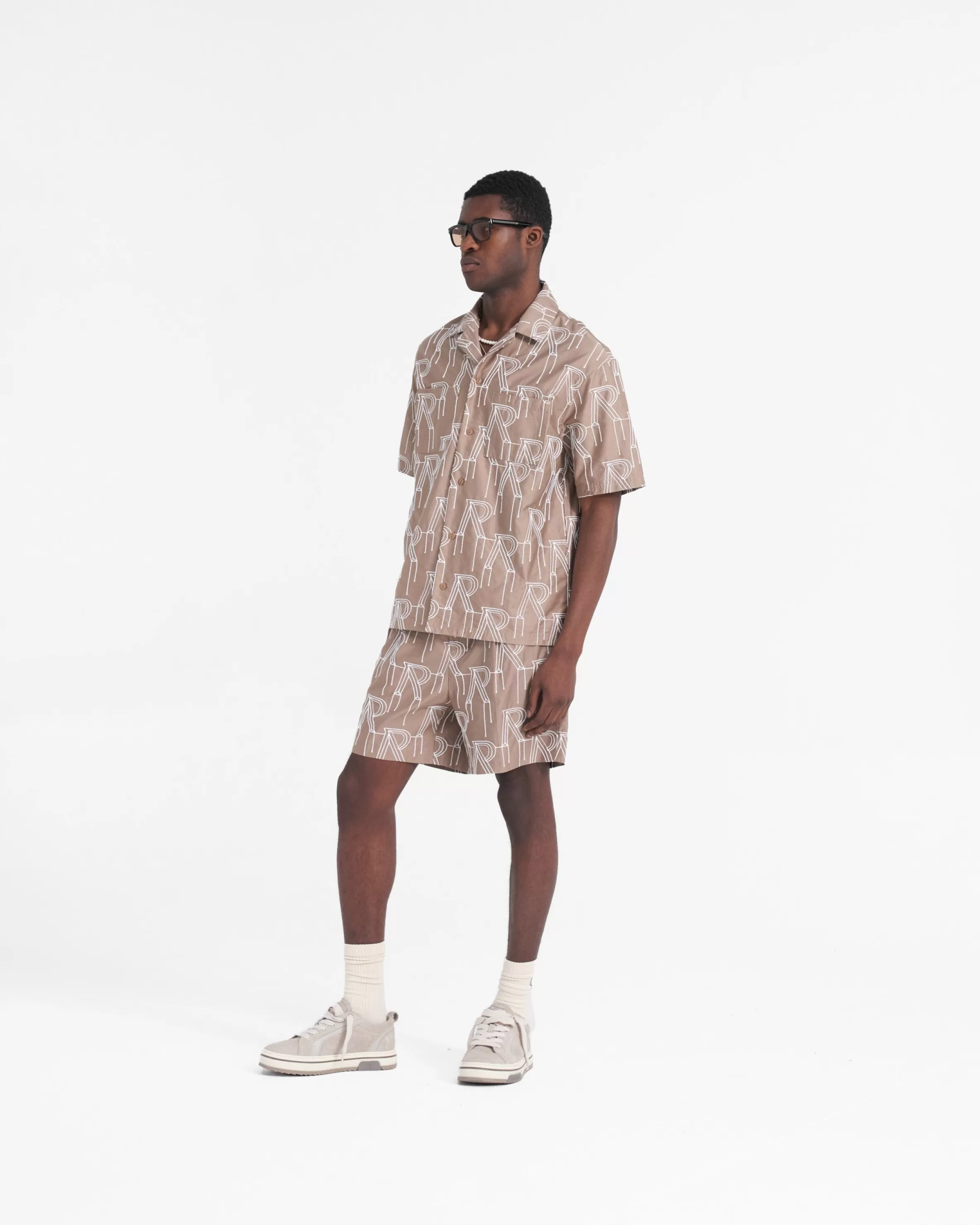 embroidered_initial_overshirt__washed_taupe_5.webp Embroidered Initial Overshirt - Washed Taupe^Represent Shop