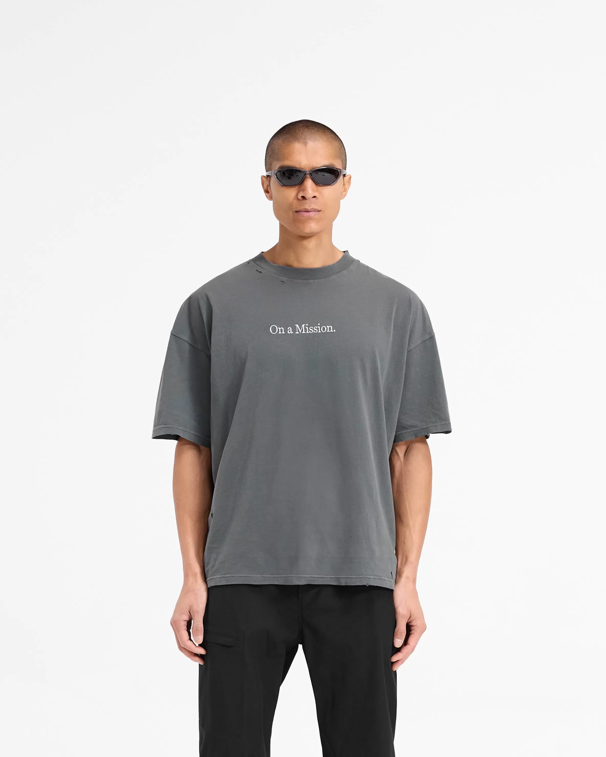 on_a_mission_oversized_tshirt__aged_black_2.webp 247 On A Mission Oversized T-Shirt - Aged Black^Represent Fashion